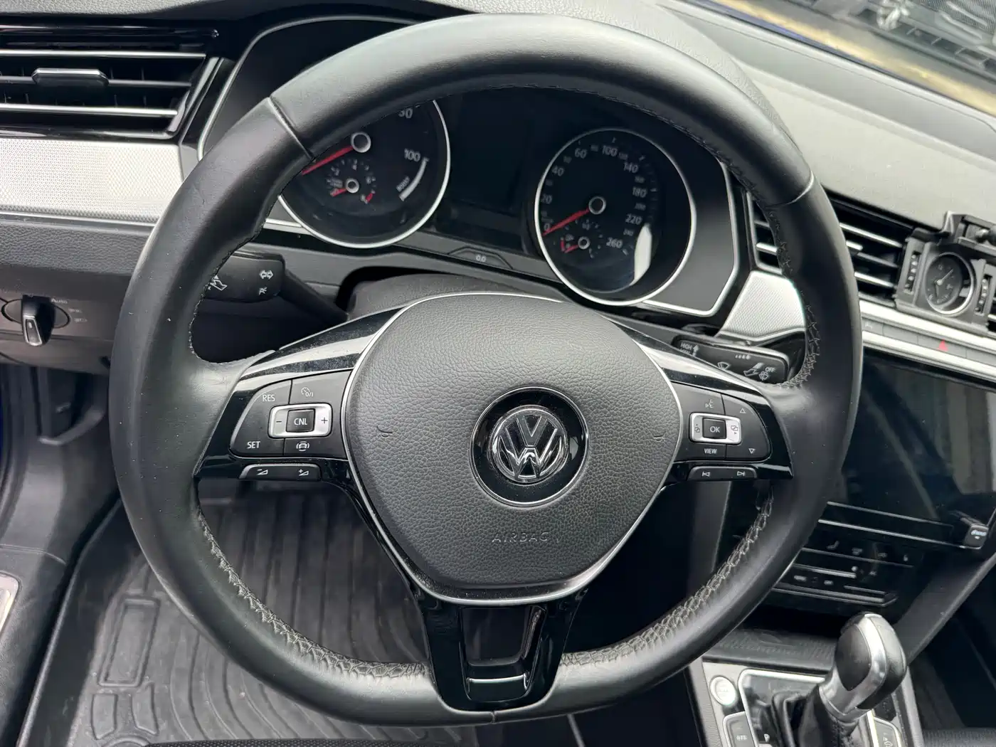 Volkswagen Magotan GTE Plug-in Hybrid 2020 GTE Luxury фото 12