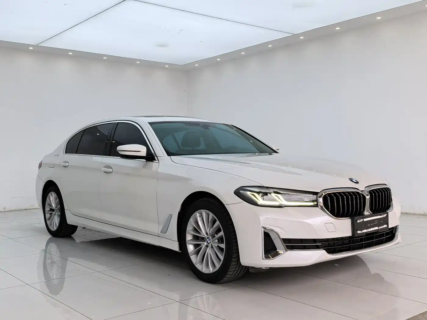 BMW 5 Series 2021 525Li Luxury Package фото 3