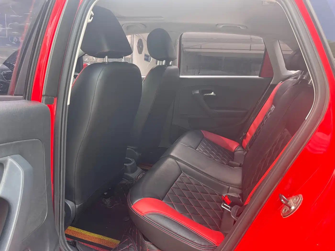 Volkswagen Polo 2016 1.6L Automatic Comfort фото 11