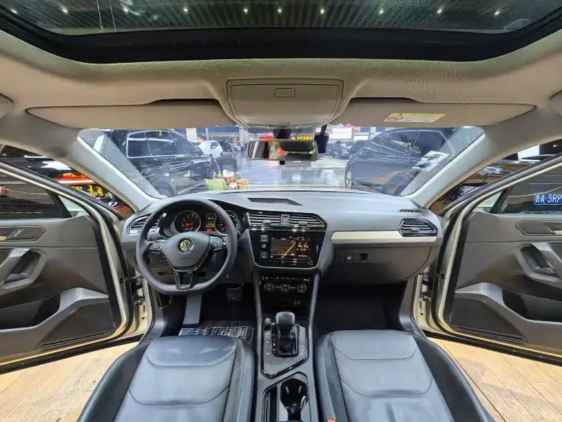 Volkswagen Tiguan L 2019 330TSI Automatic 2WD Panorama Comfort Edition China VI фото 10