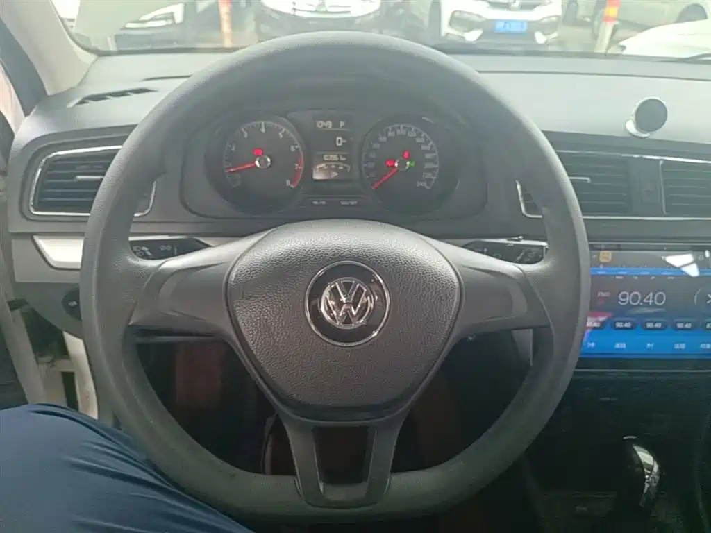 Volkswagen Lavida Tour 2017 1.6L Automatic Trend Edition фото 11