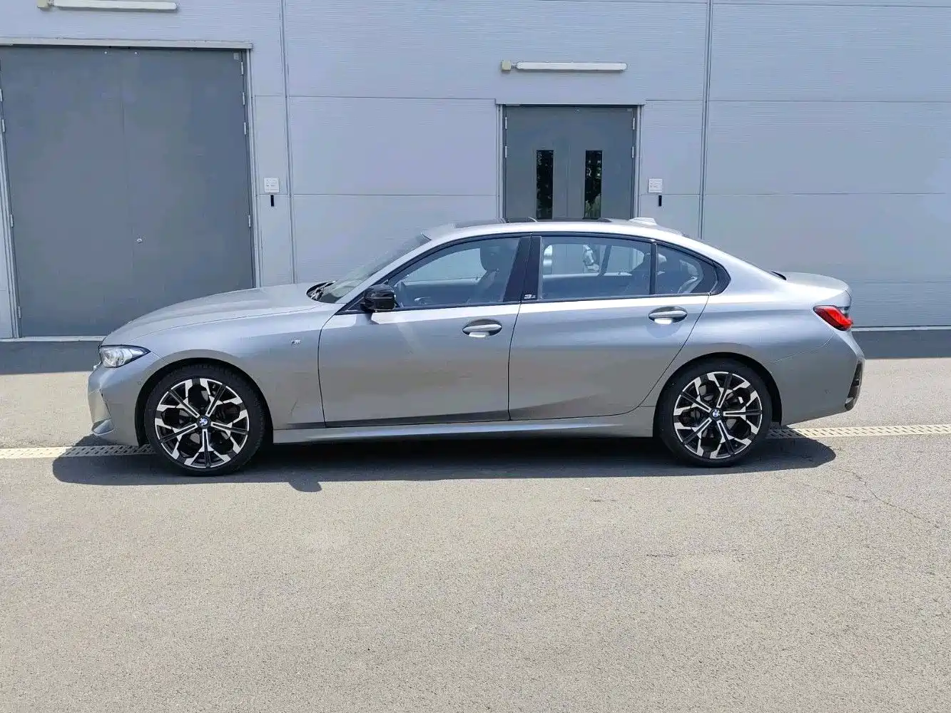 Фото 2 - BMW 3 Series