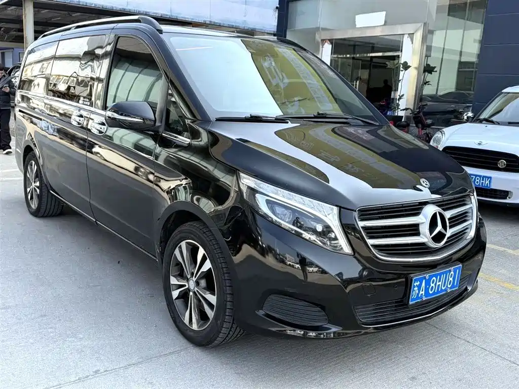 Mercedes-Benz V-Class 2017 Model V 260 Pilot Edition фото 3