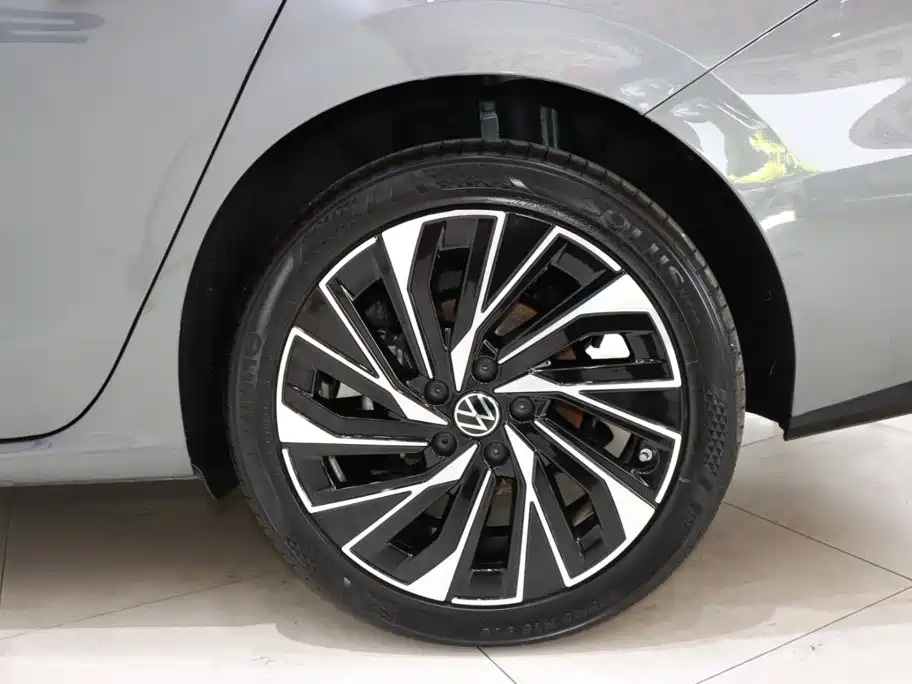 Photo 20 - Volkswagen Sagitar