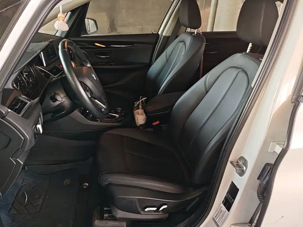BMW 2 Series Touring 2019 2018 218i Luxury Line