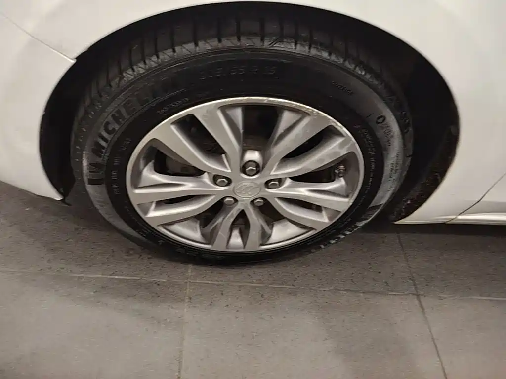 Фото 23 - Buick Excelle