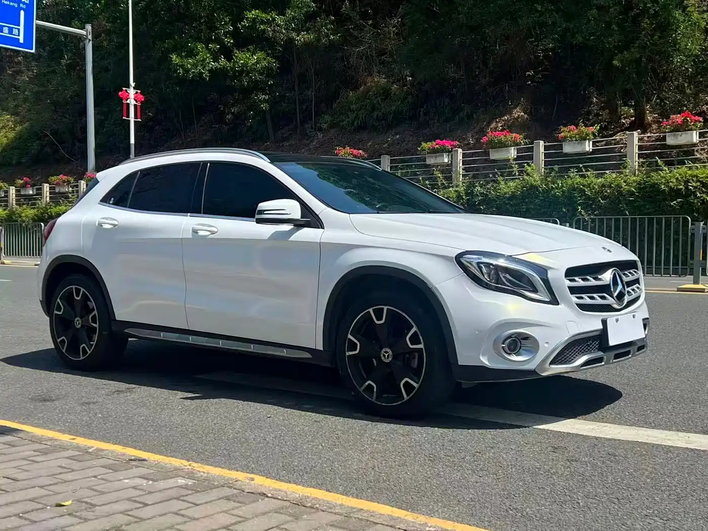 Mercedes-Benz GLA 2017 GLA 220 4MATIC Luxury фото 3