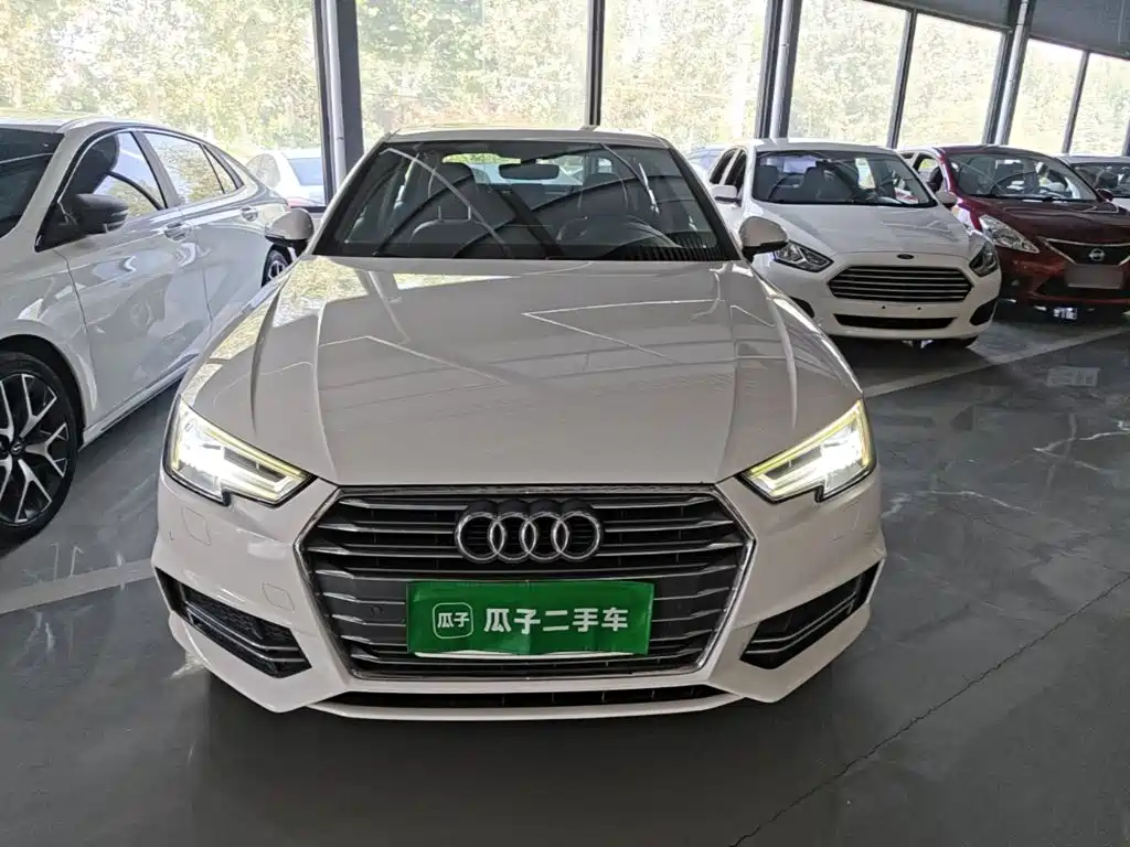 Photo 3 - Audi A4L