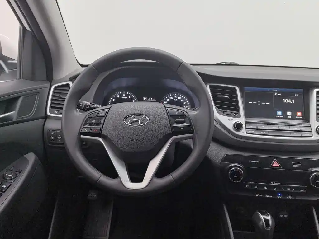 صورة 11 - Hyundai Tucson