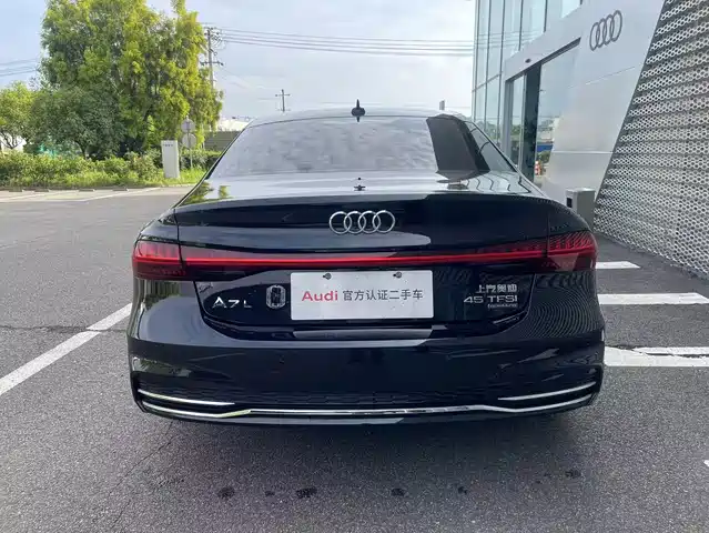 Audi A7L 2025 Model Year 45 TFSI quattro Premium — фото 5
