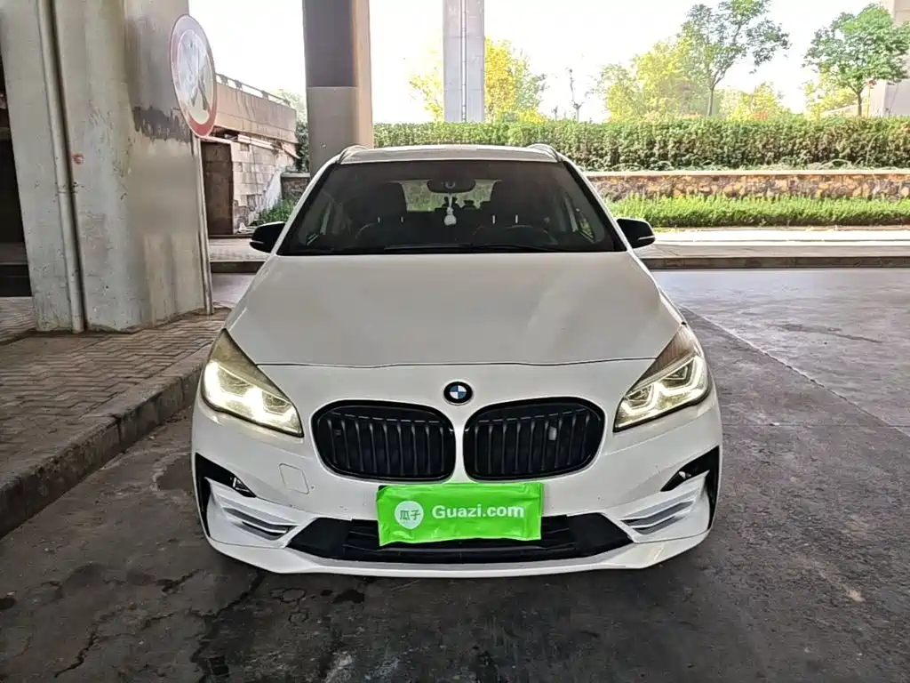 Photo 3 - BMW 2 Series Touring