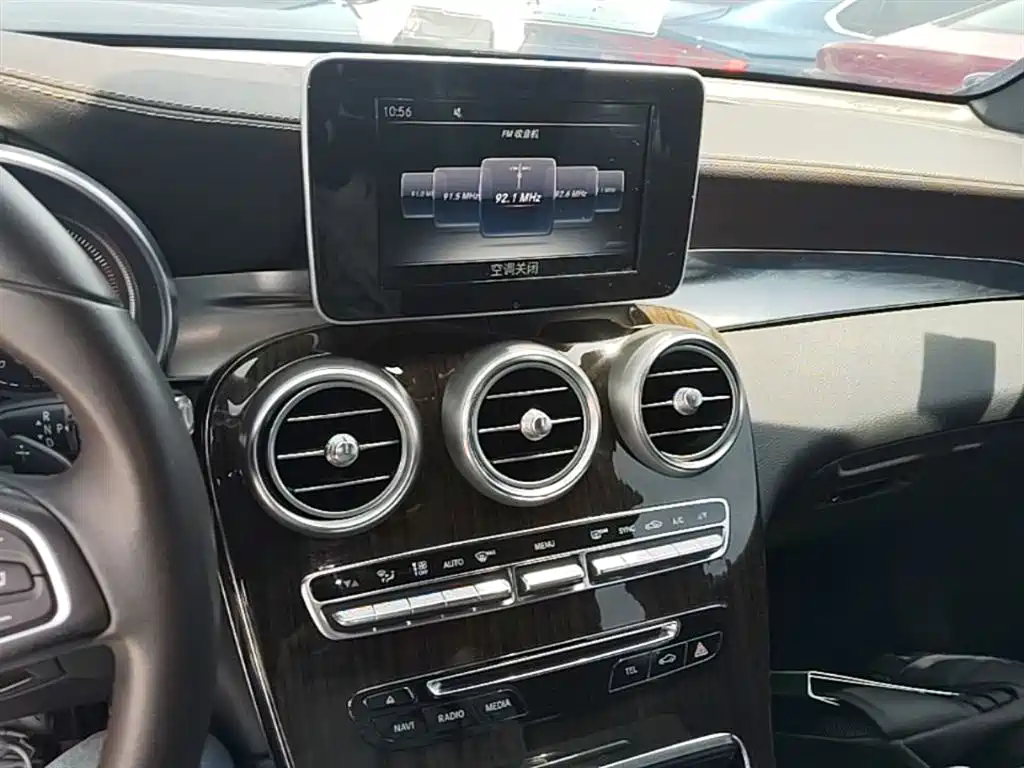 Mercedes-Benz GLC 2016 GLC 260 4MATIC Luxury фото 13
