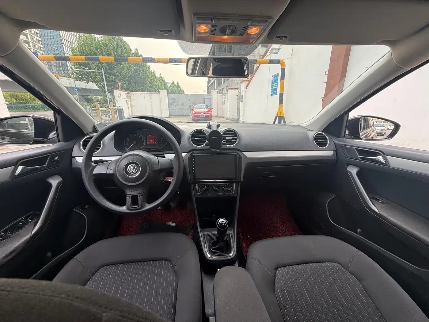 Volkswagen Jetta 2013 1.6L Manual Comfort фото 7