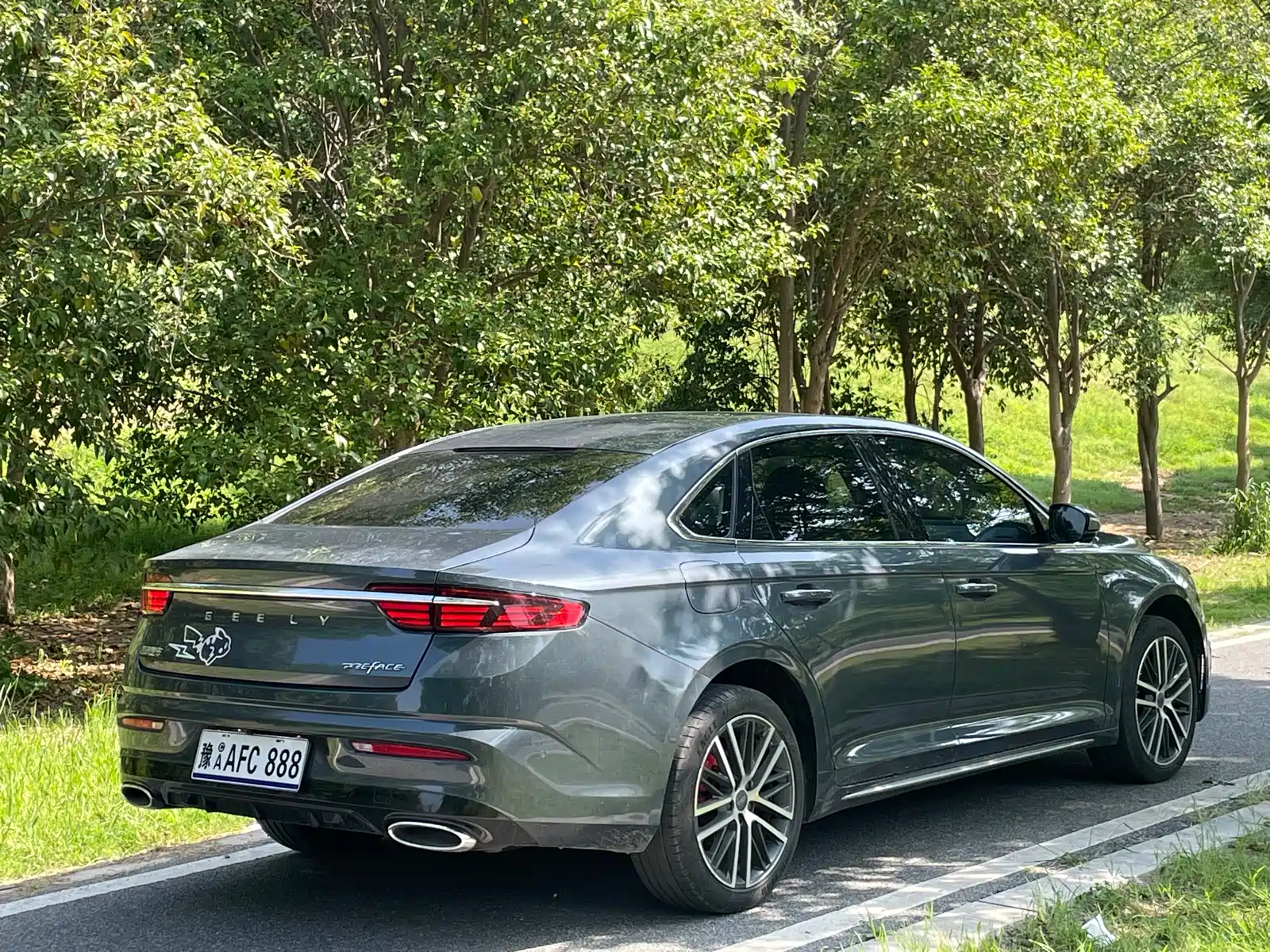 Фото 9 - Geely Preface