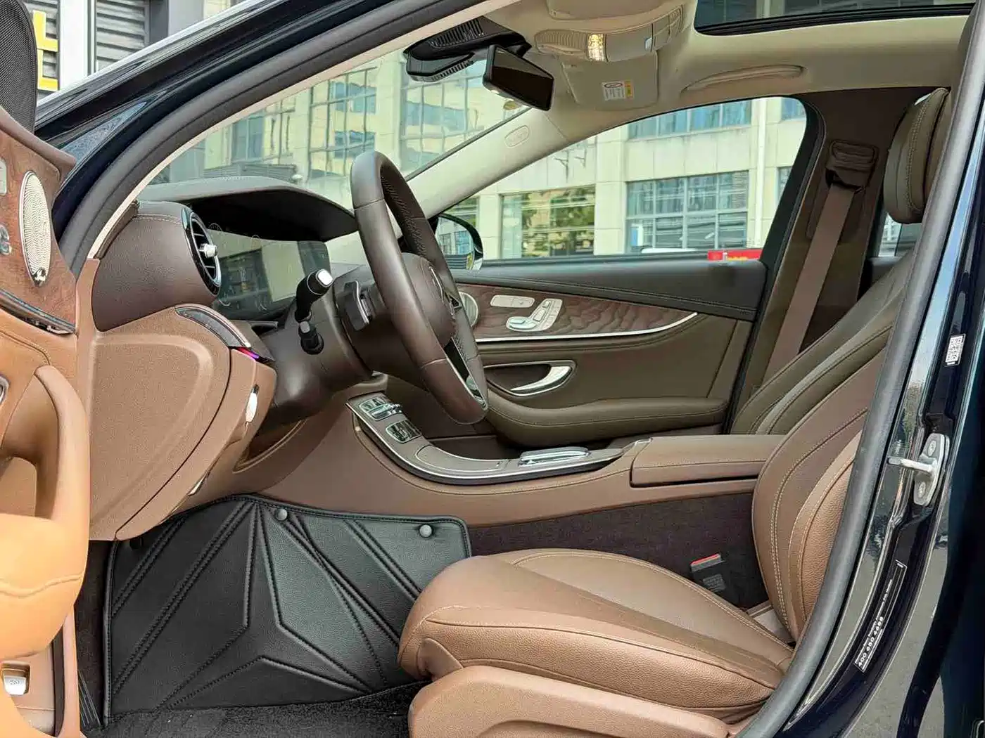 Mercedes-Benz E-Class 2023 E 300 L Luxury фото 6