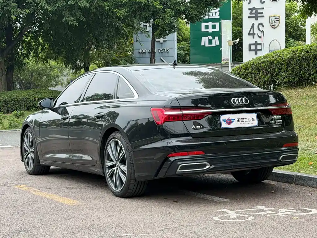 Фото 4 - Audi A6L
