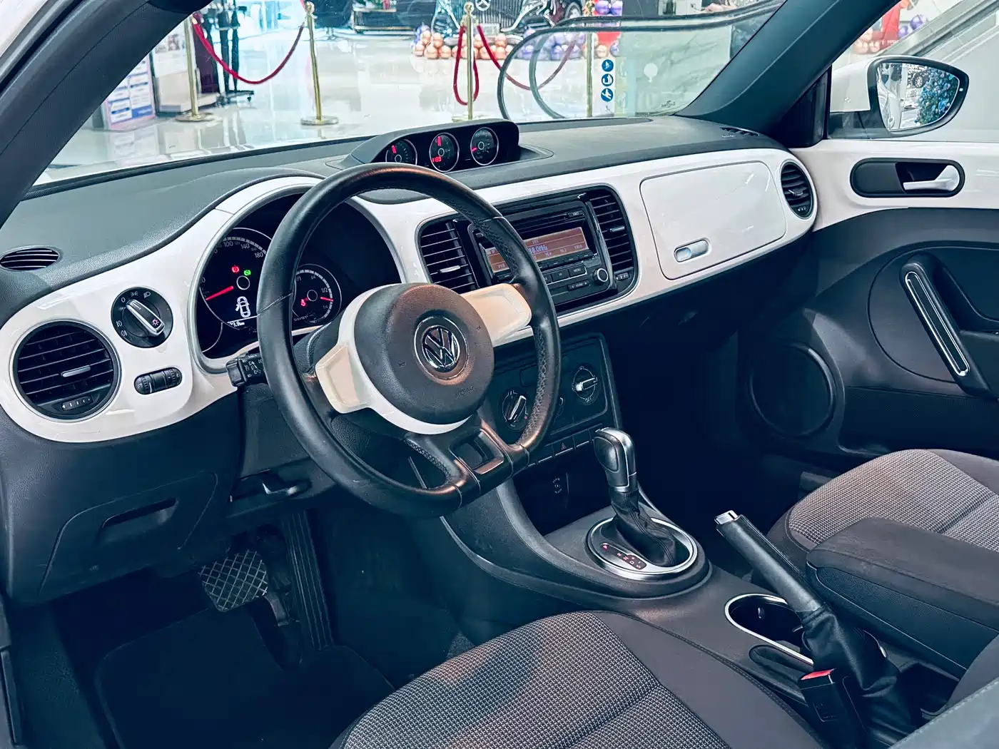 Volkswagen Beetle 2014 1.4TSI Fashion Edition фото 19