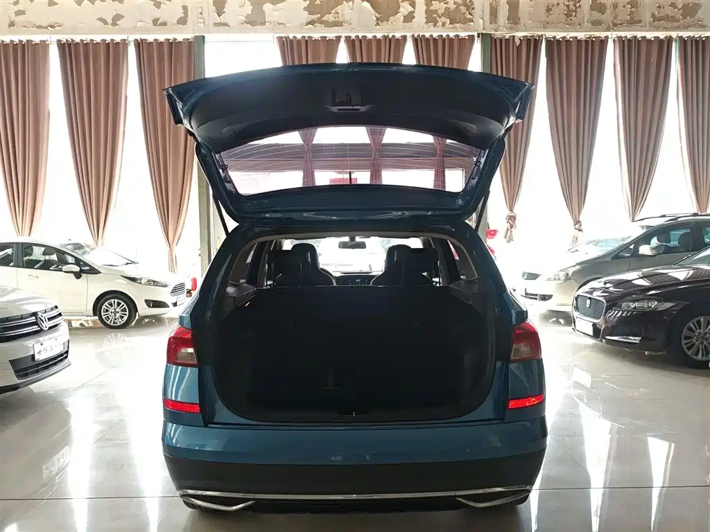 SKODA KOMICK