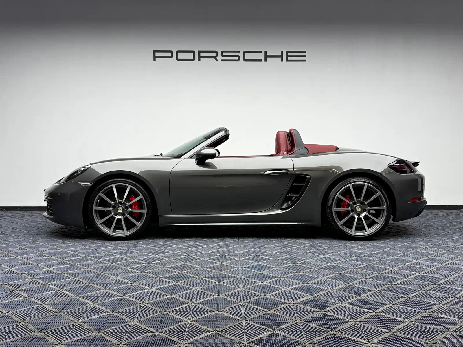 Фото 2 - Porsche 718