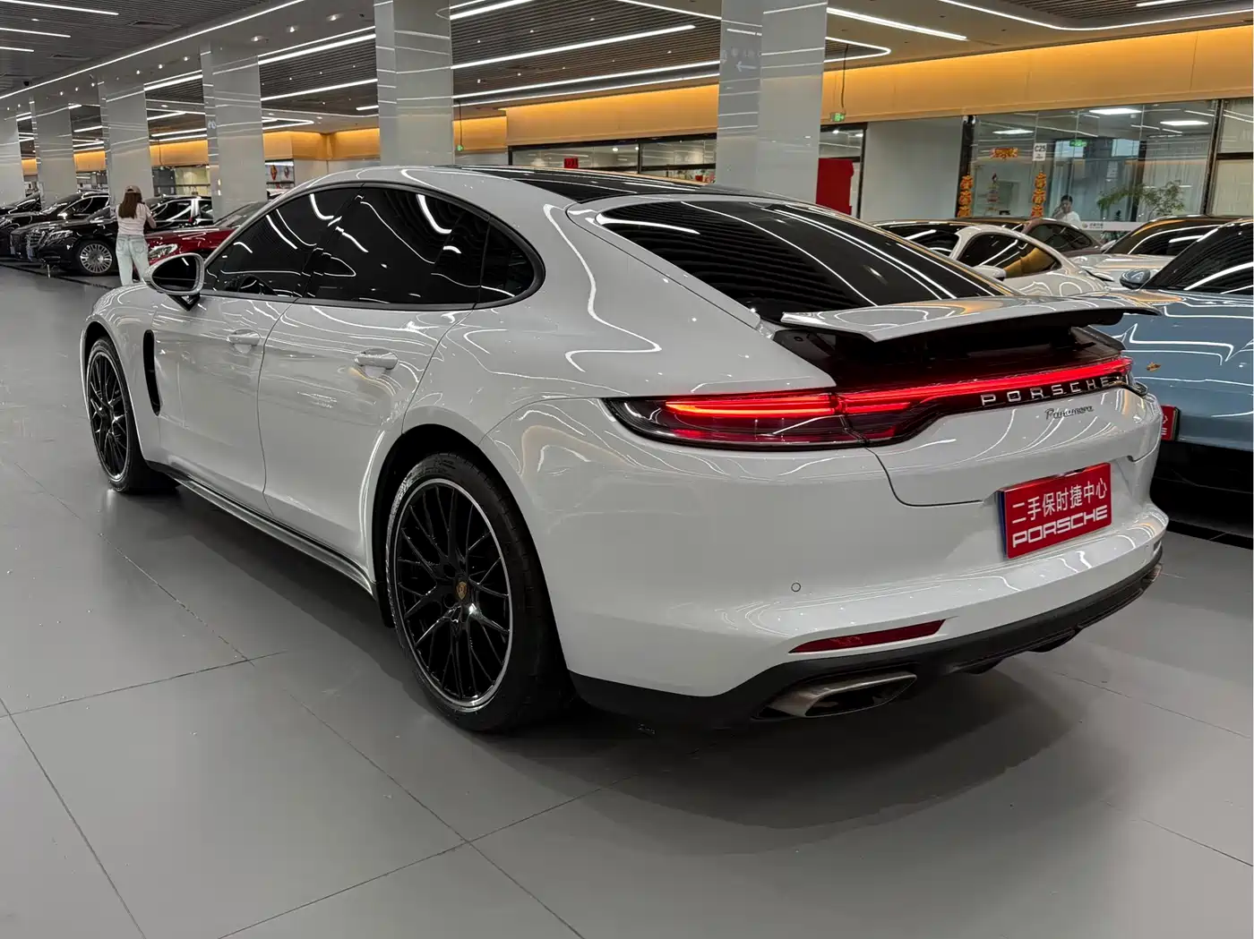PORSCHE PANAMERA