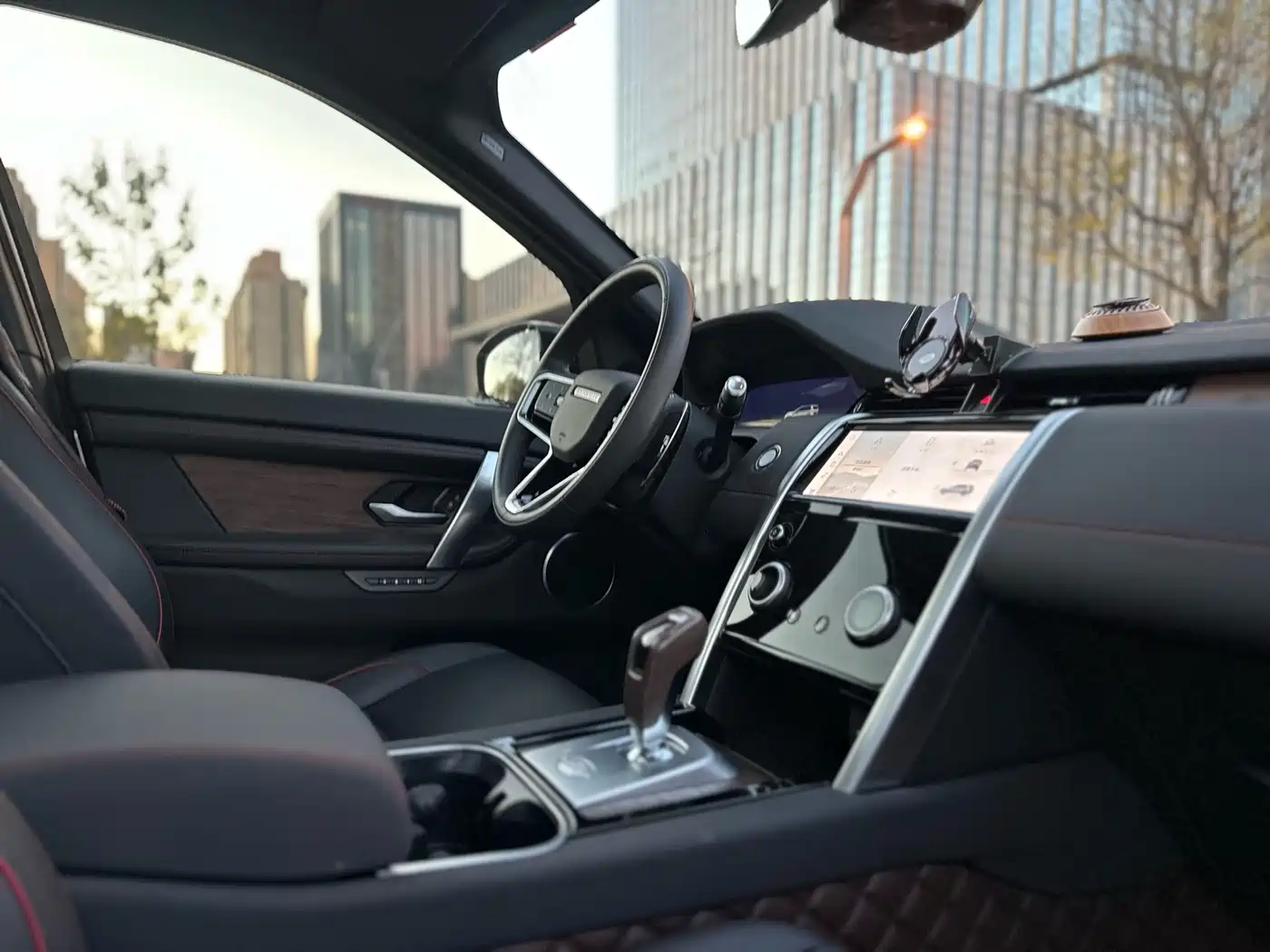 Land Rover Discovery Sport 2022 Model 249PS R-Dynamic SE Performance Tech Edition 5-Seater фото 10