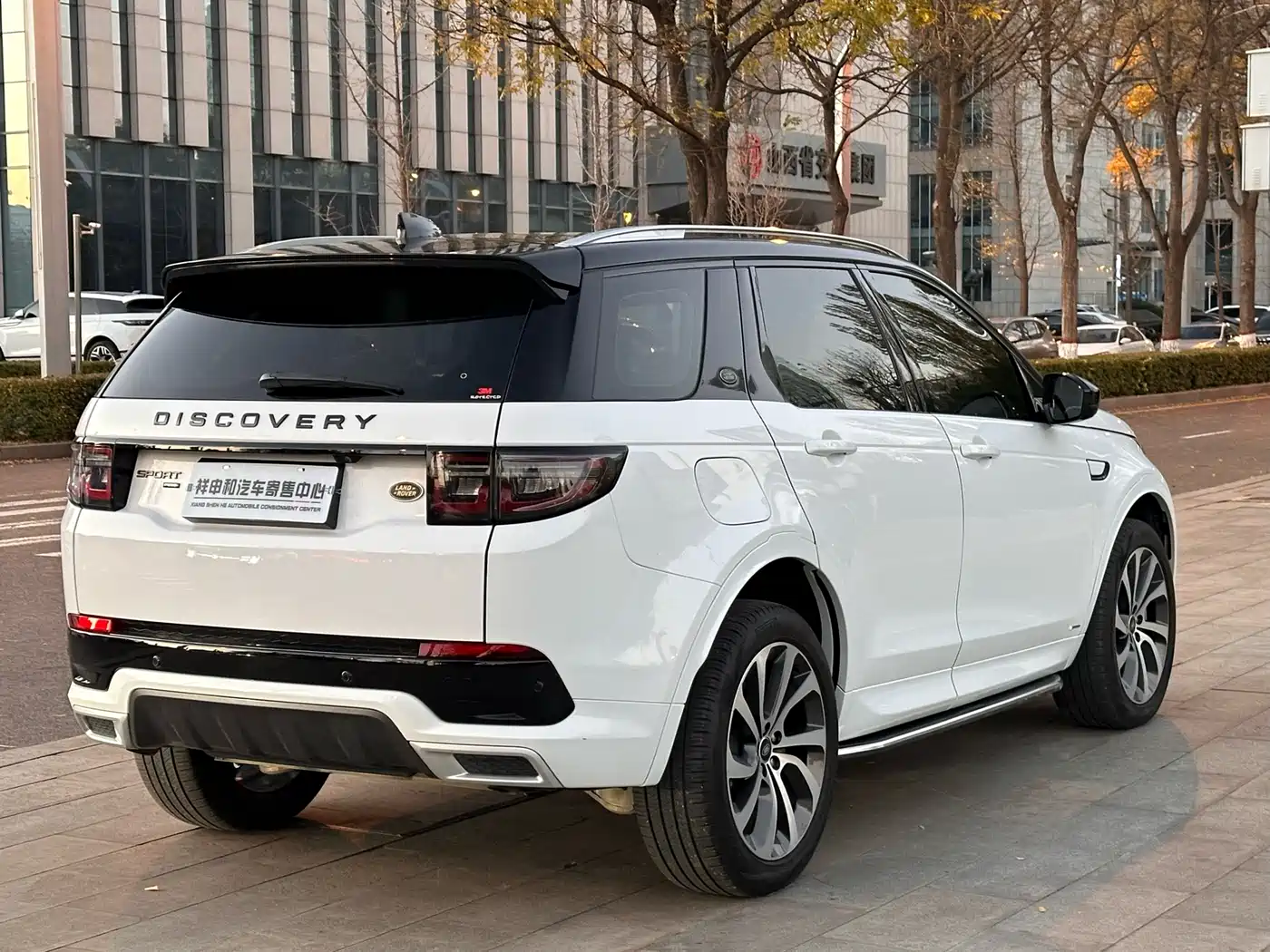 Land Rover Discovery Sport 2022 Model 249PS R-Dynamic SE Performance Tech Edition 5-Seater фото 12
