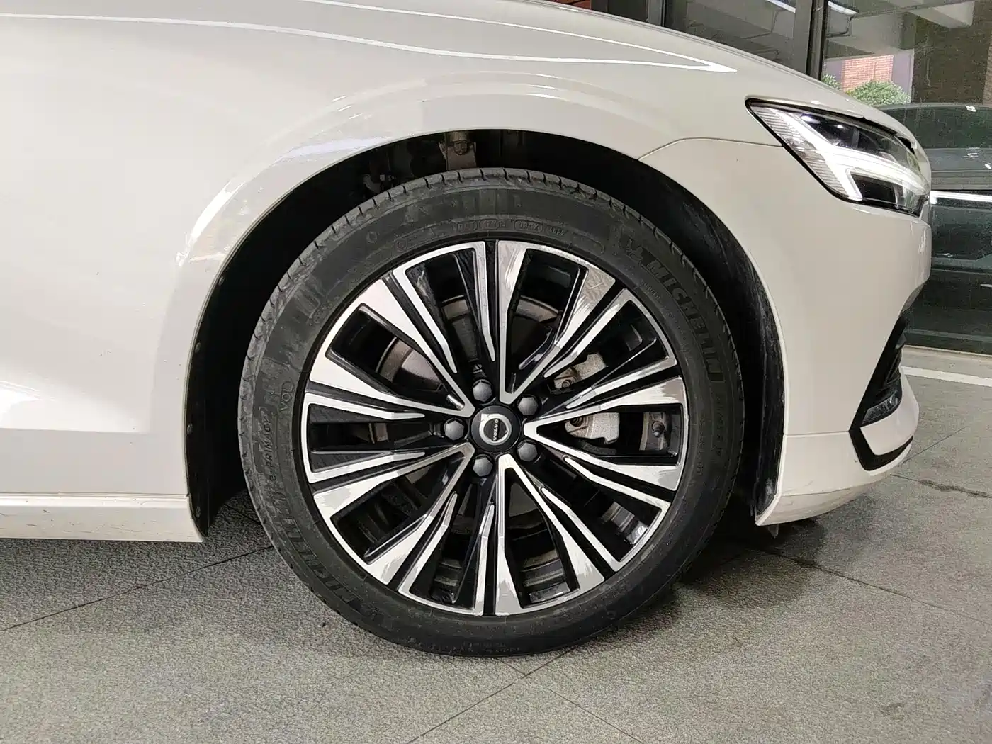 Volvo S60 2023 2023 B4 Smart Vision Luxury Edition