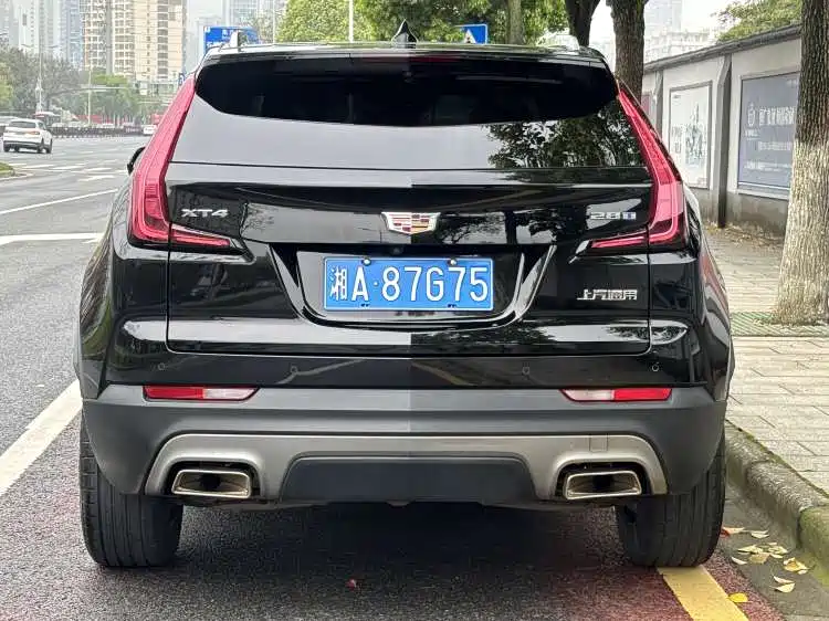 CADILLAC XT4