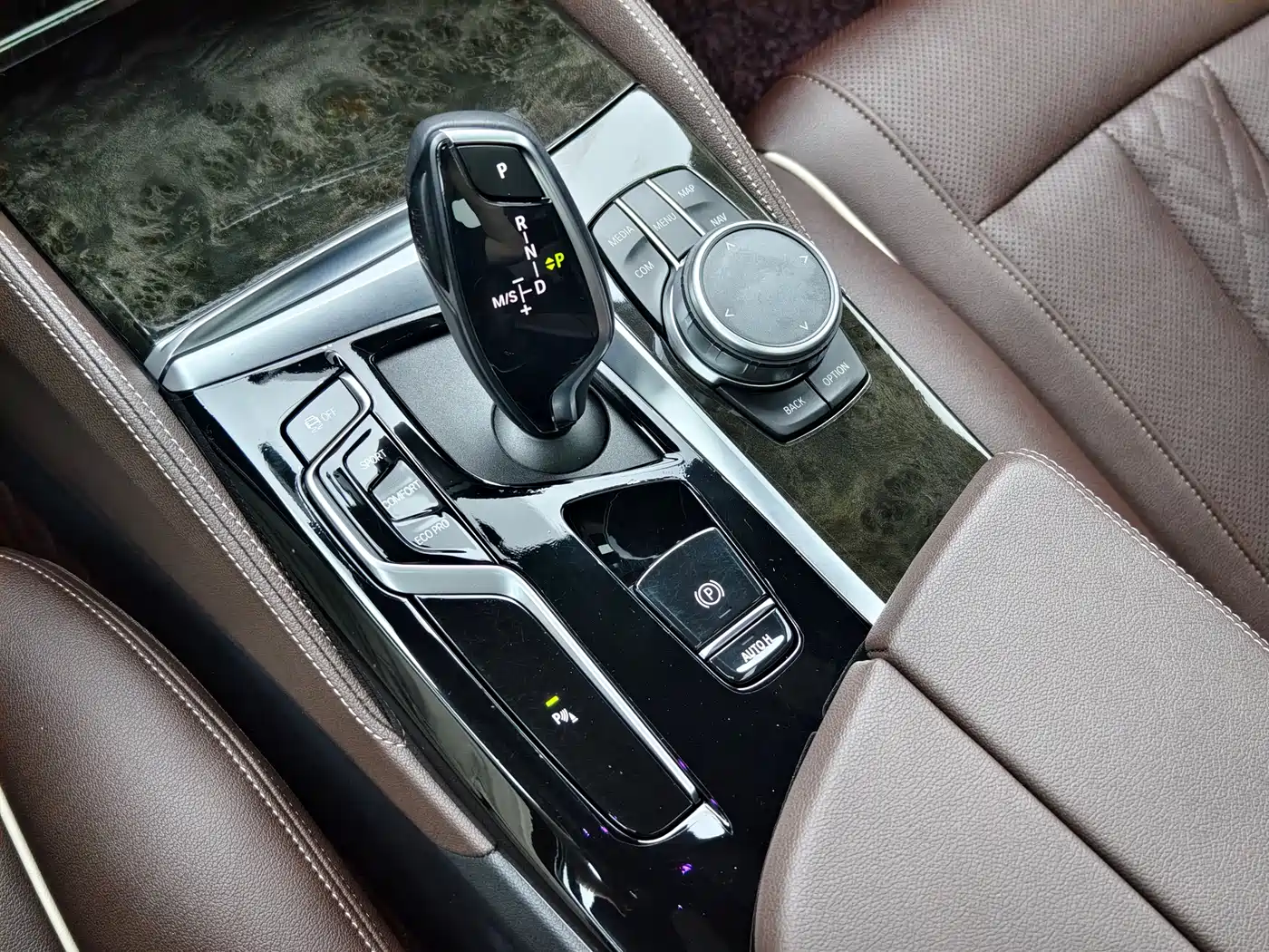 BMW 5 Series 2022 Facelift 530Li Leading M Sport Package фото 11