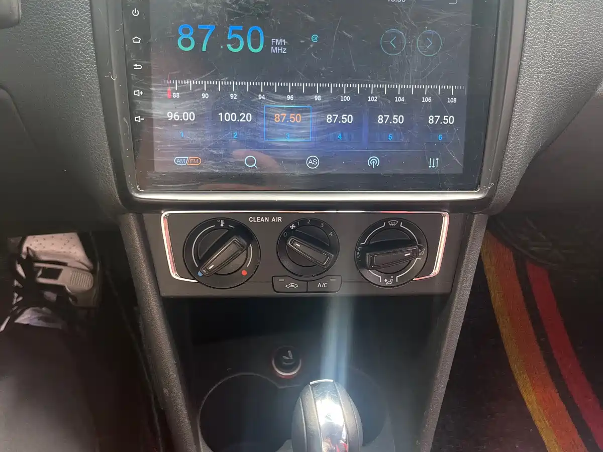 Volkswagen Polo 2016 1.6L Automatic Comfort фото 15
