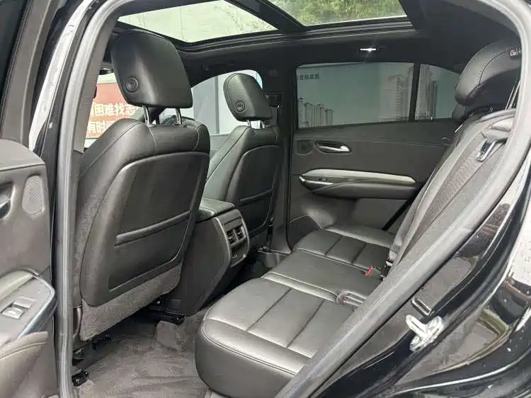CADILLAC XT4