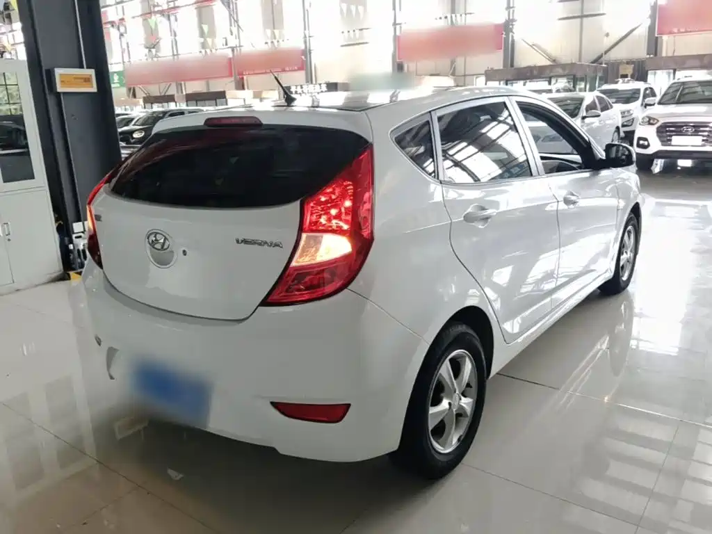 Hyundai Reina 2015 2014 Model 1.4L Automatic GLX