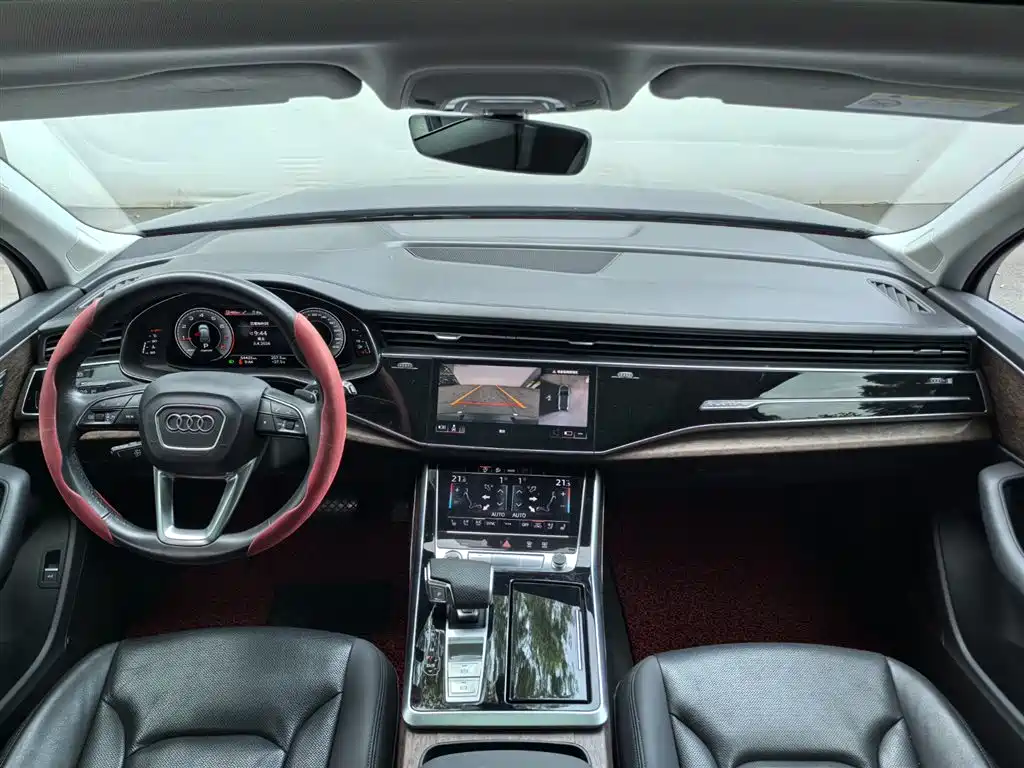 Photo 7 - Audi Q7