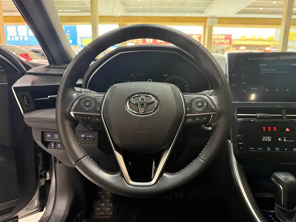 Toyota Avalon 2023 2.0L XLE Premium Edition фото 14