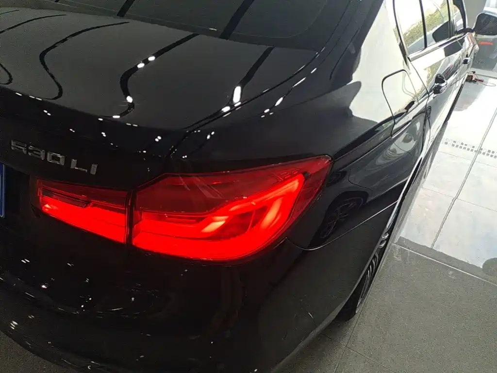 Фото 8 - BMW 5 Series