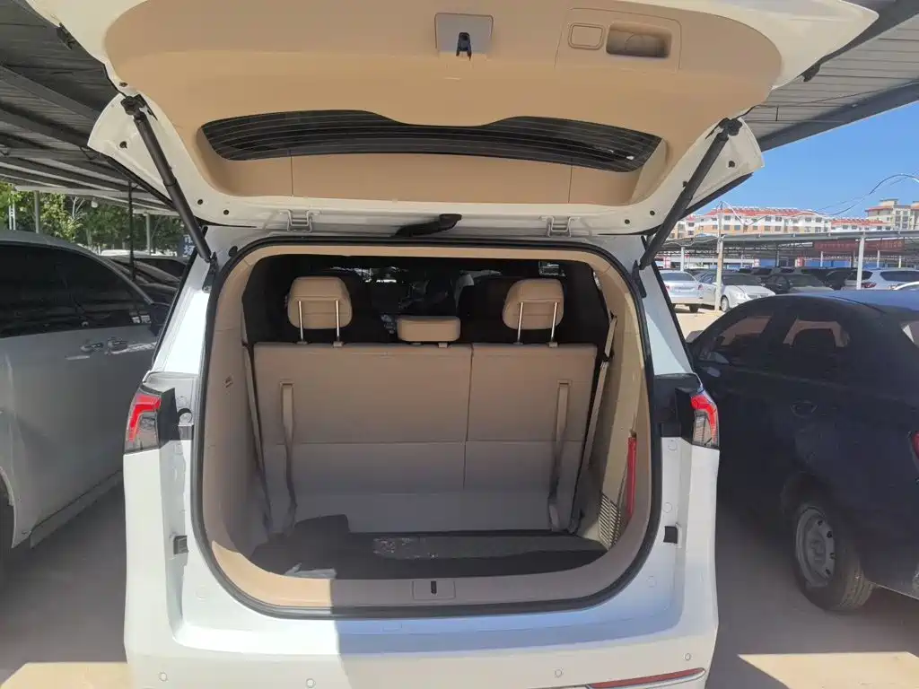 Buick GL8 New Energy 2025 2025 Landprestige First Edition 7-Seater