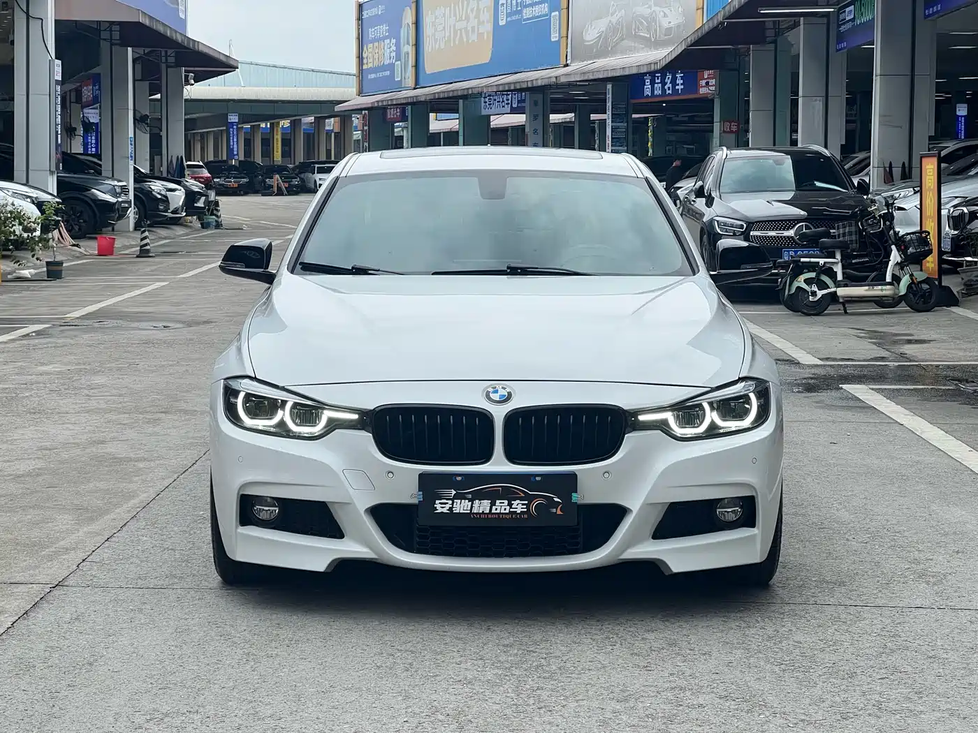 BMW 3 Series 2019 320i M Sport Black Night Edition фото 2