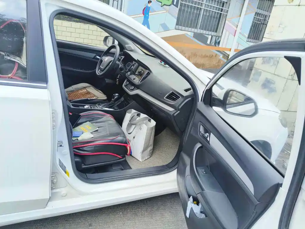 Roewe 360 2016 2016 1.5L Automatic Smart Screen Edition