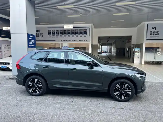 Volvo XC60 2026 B5 AWD Zhiyuan Sport Edition — фото 5