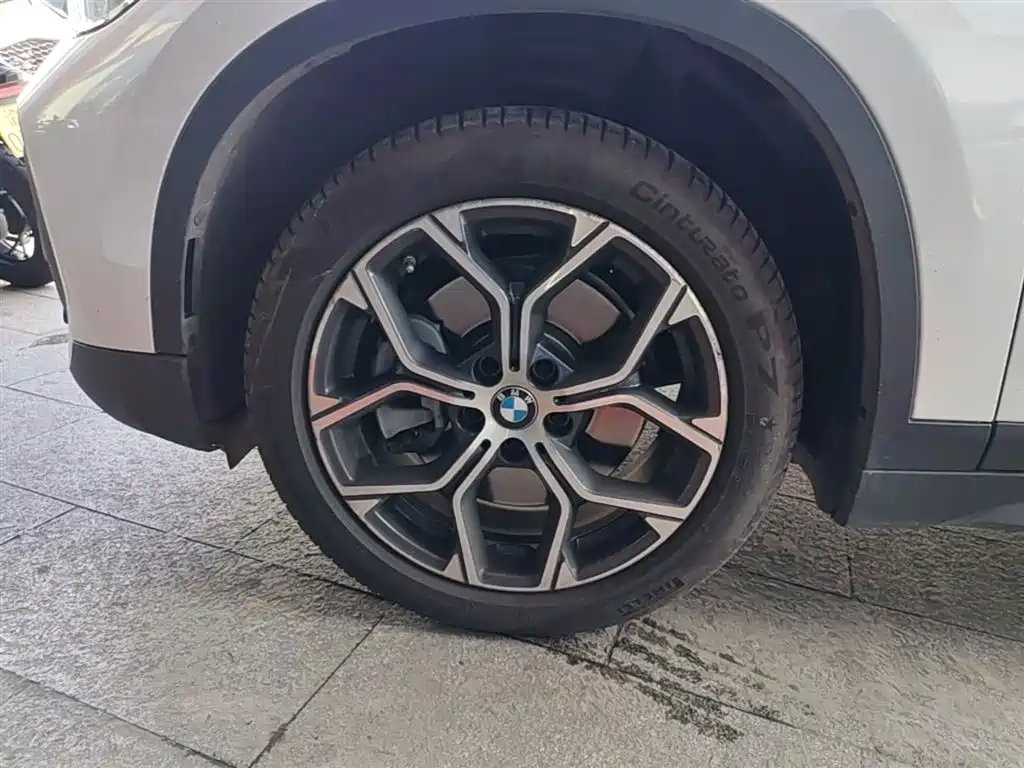 BMW X1 2022 sDrive25Li Leading фото 23