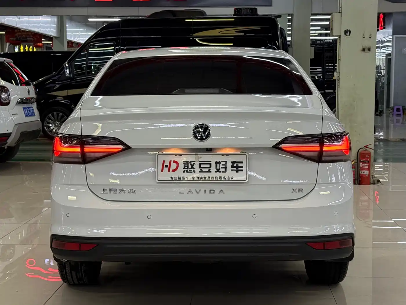Volkswagen Lavida 2023 New Sharp 1.5L Auto Premium Edition фото 17