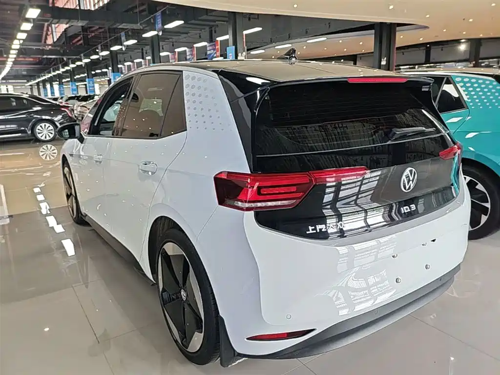 Volkswagen ID.3 2023 Pure Smart Edition фото 5