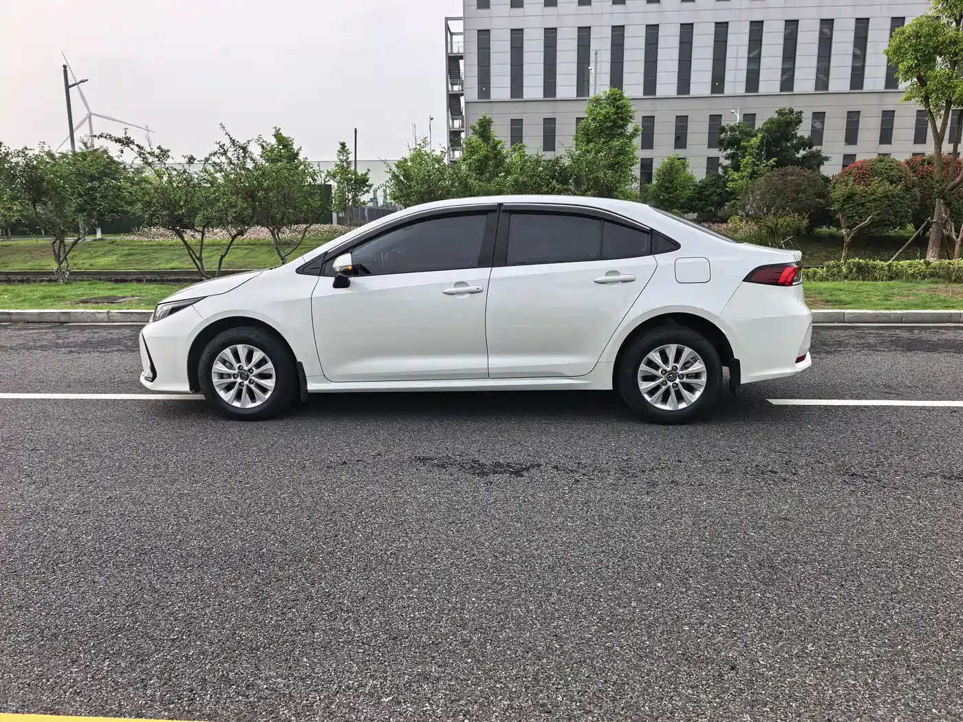 Toyota Corolla 2021 1.2T S-CVT Pioneer Edition фото 11