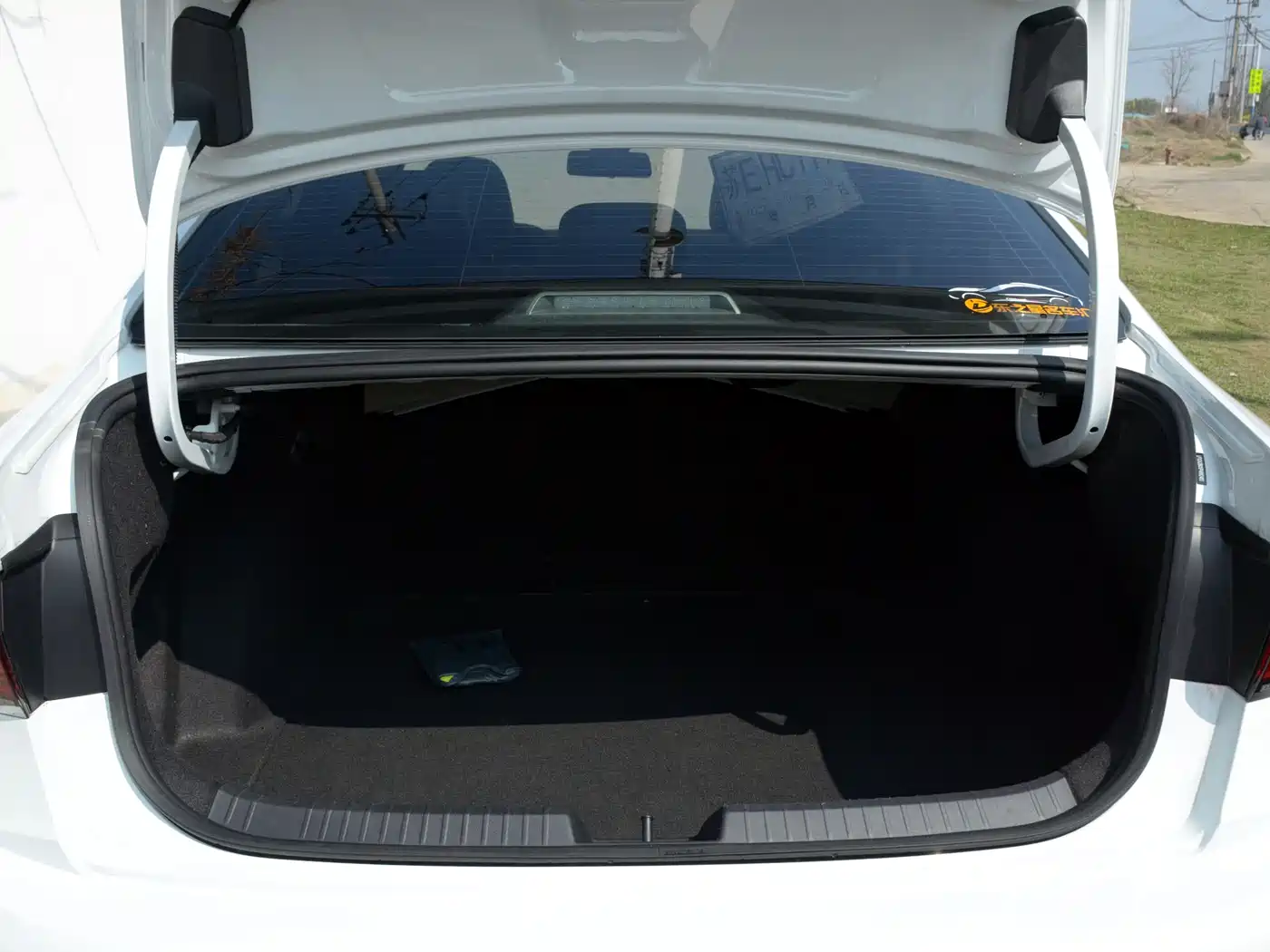 Volkswagen Sagitar 2023 300TSI DSG Surpassing Edition фото 10