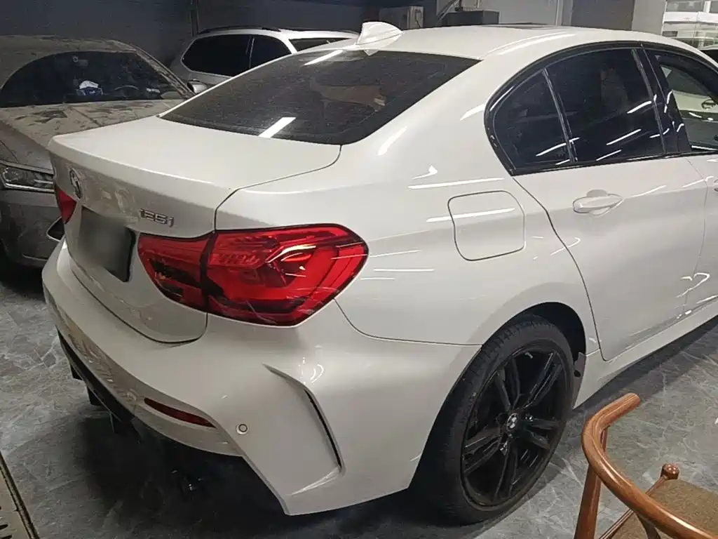BMW 1-SERIES