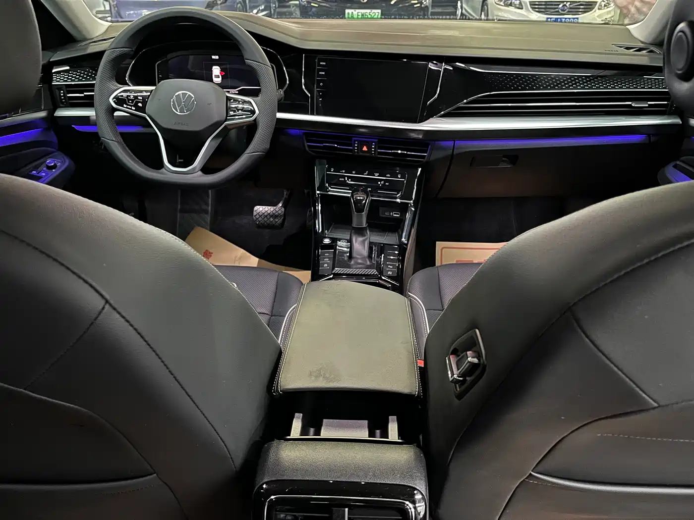 Volkswagen Passat 2023 380TSI Luxury Edition фото 4
