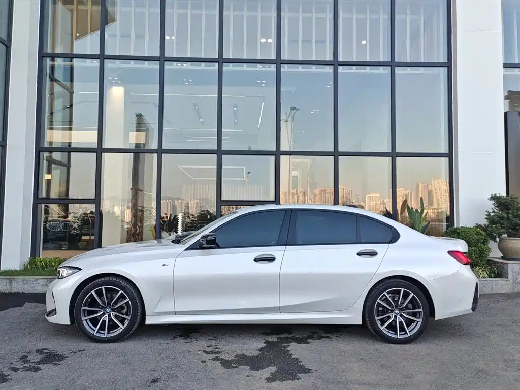 BMW 3 Series 2024 325Li M Sport Package фото 13