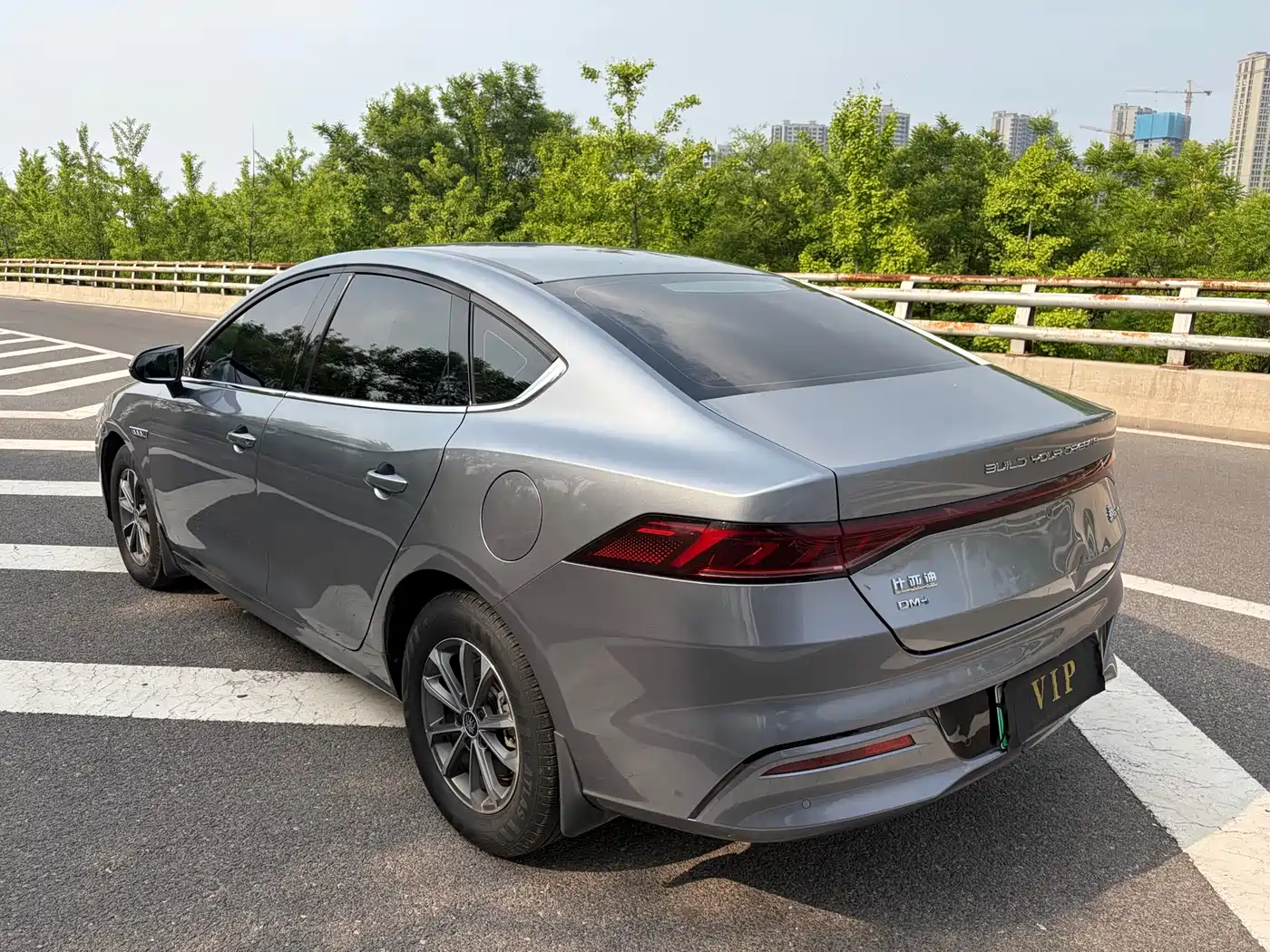 BYD Qin PLUS 2023 Champion Edition DM-i 55KM Leading фото 7
