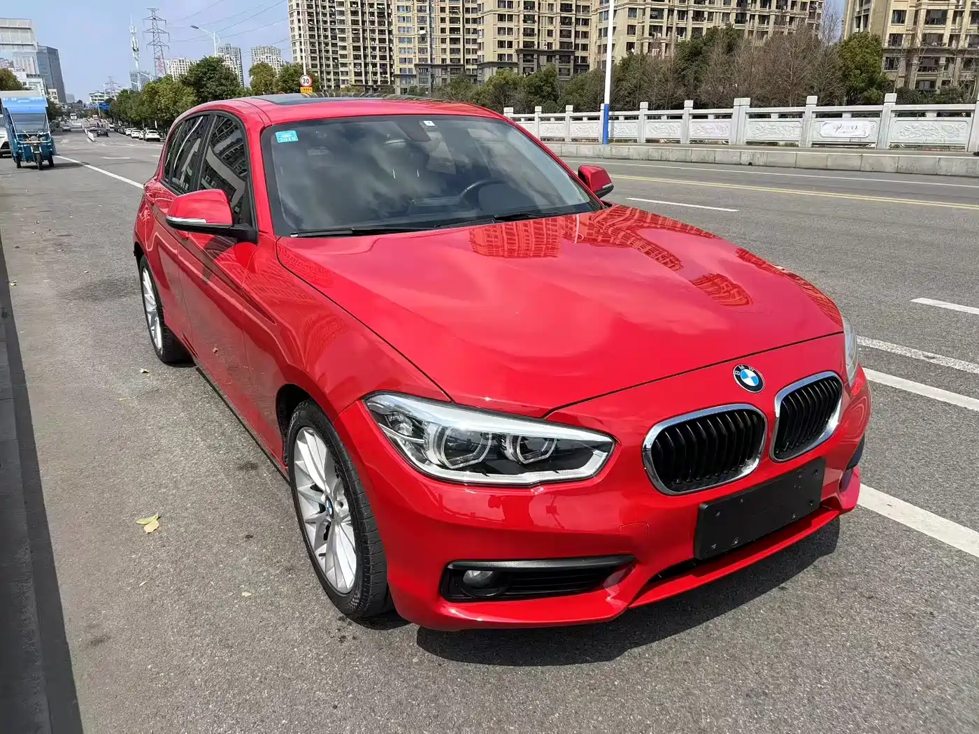 BMW 1 Series (Import) 2015 120i Leading фото 2