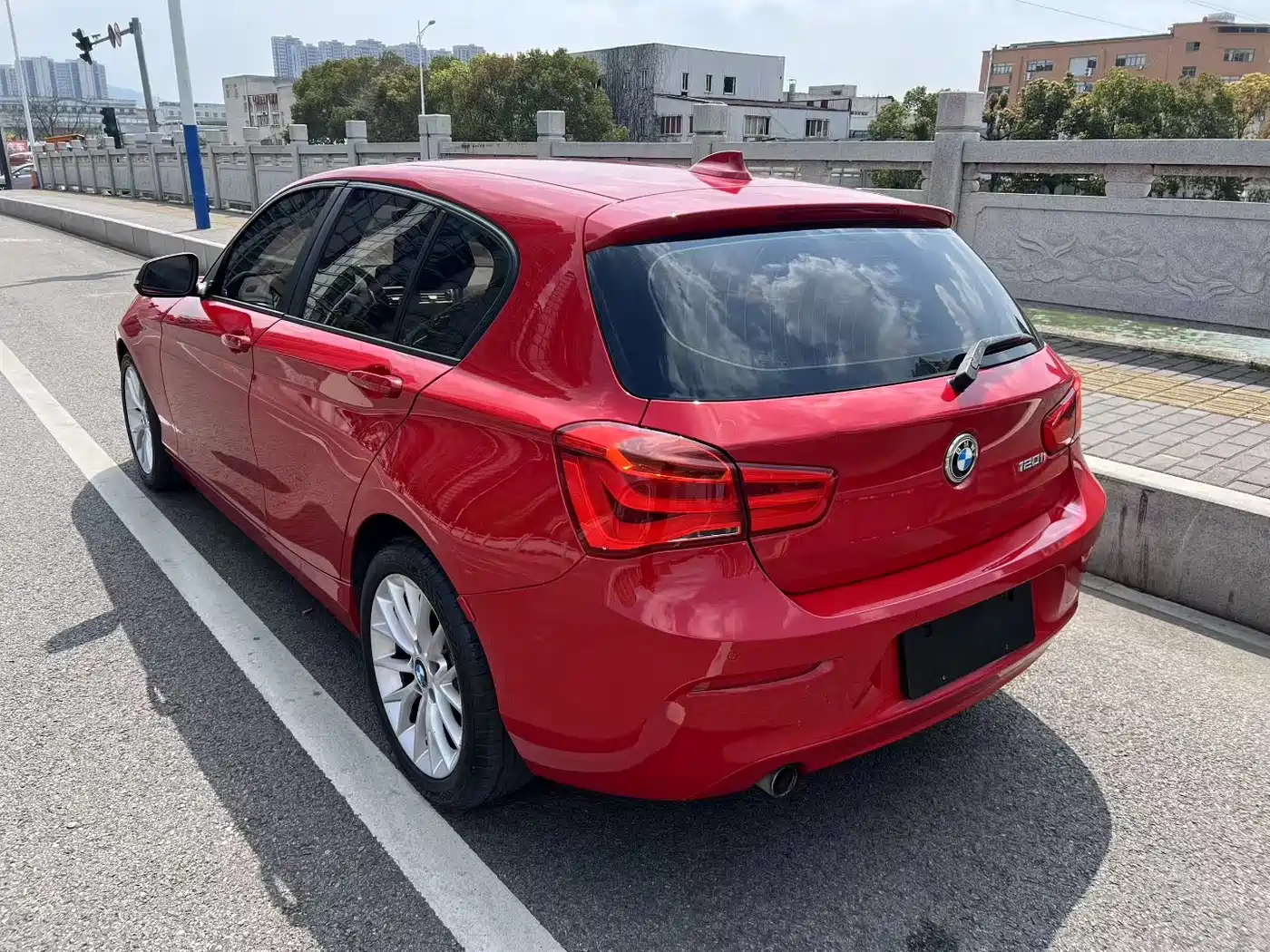 BMW 1 Series (Import) 2015 120i Leading фото 4